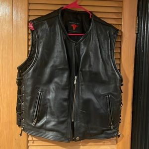 Black leather motorcycle vest, size medium